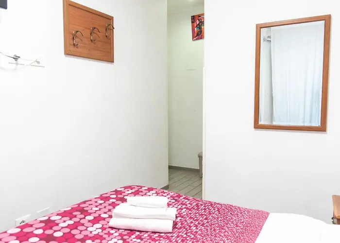 Konukevi Parri Silton 4*